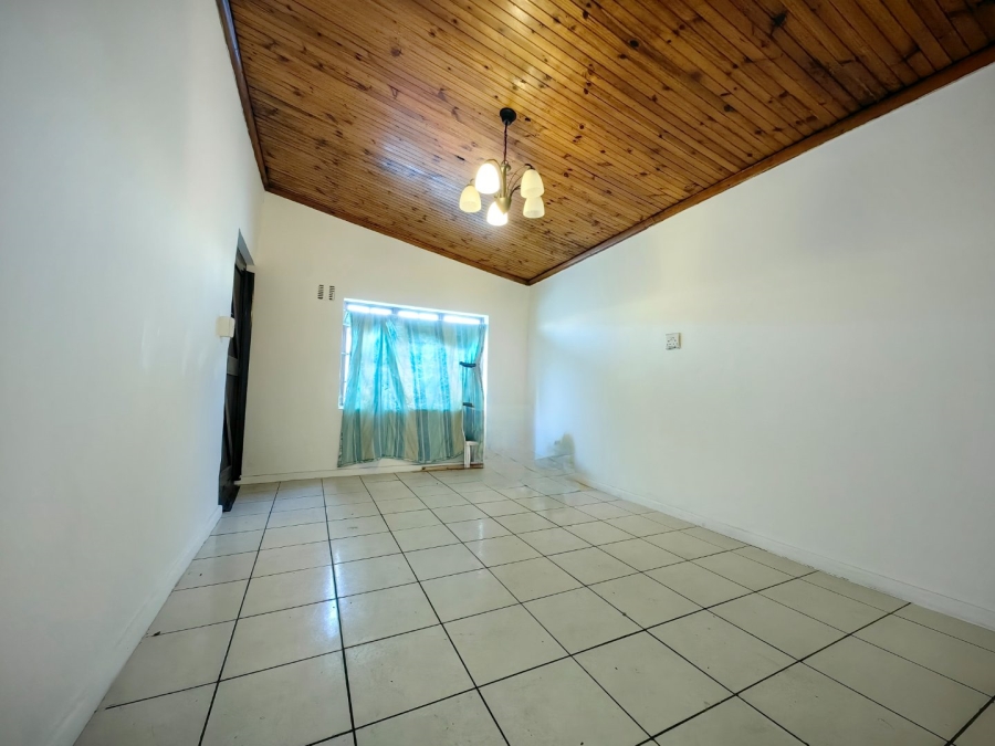4 Bedroom Property for Sale in Lavender Hill Western Cape
